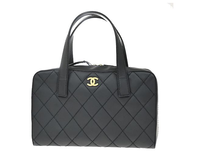 Bolsa Chanel Wild Stitch em couro de bezerro acolchoado