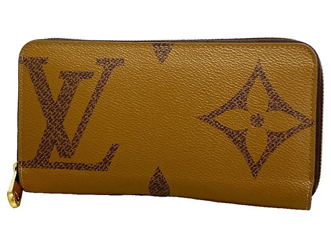Louis Vuitton Monogram Giant Reverse Zippy Wallet