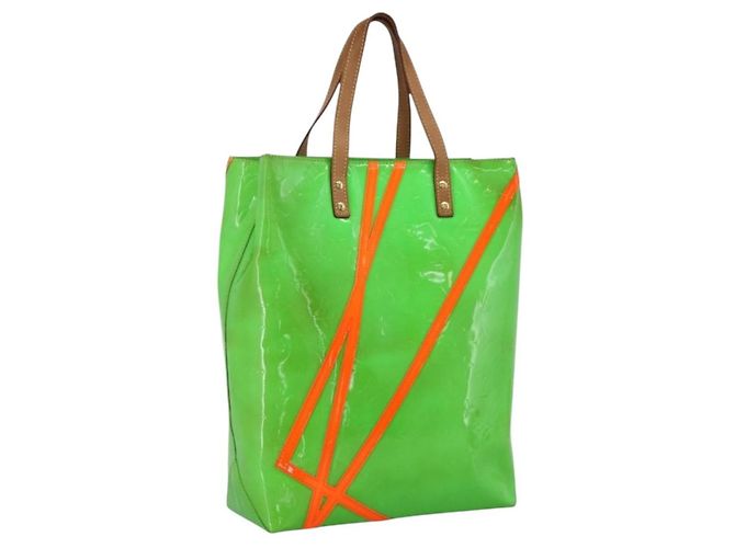 Louis Vuitton Robert Wilson Reade Vernis MM