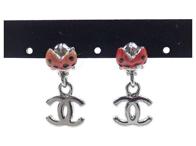 Boucles d'oreilles pendantes Chanel Coco Mark Ladybug