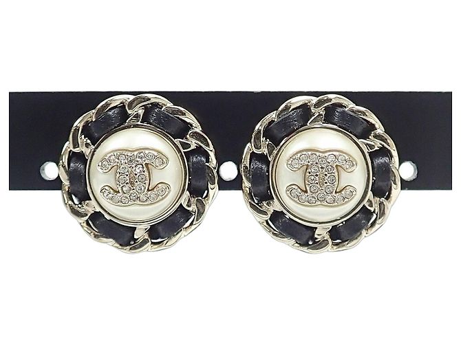 Orecchini Chanel con strass e perle finte