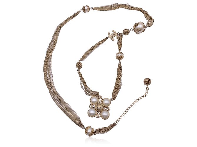 Timeless Chanel 06 Seltene Multi-Ketten-Halskette oder Gürtel aus goldfarbenem Metall und Kunstperlen