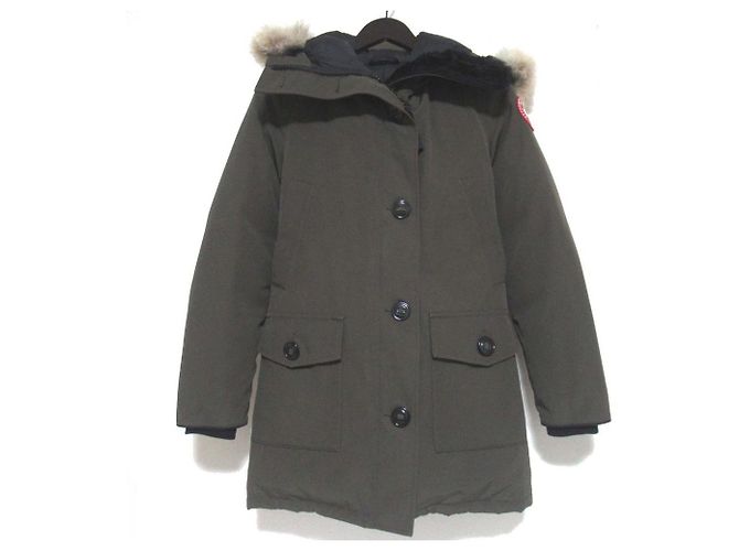Canada Goose Bronte Daunenmantel mit Kojotenfell