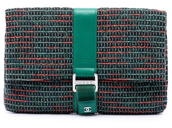 Clutch Chanel Grip em tweed acolchoado verde