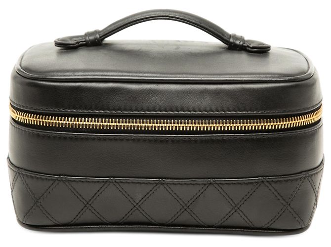 Borsa Vanity Chanel in pelle d'agnello matelassé nera CC