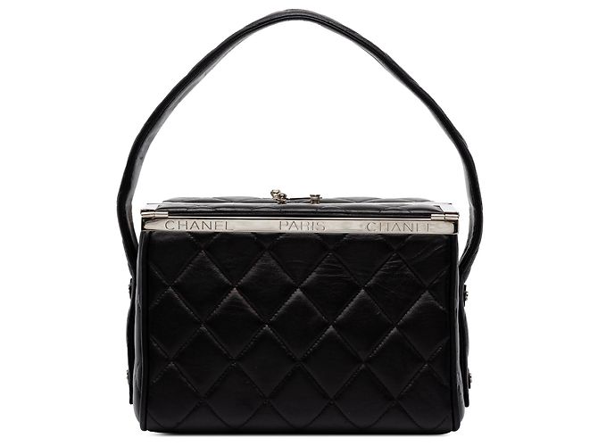 Borsa Vanity Box Chanel in pelle d'agnello matelassé nera