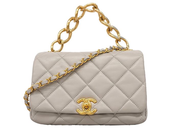Bolsa de Ombro Chanel Matelassé com Corrente
