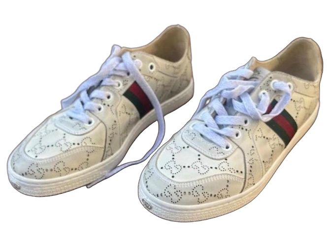 Gucci Leder-Sneaker mit GG-Perforation