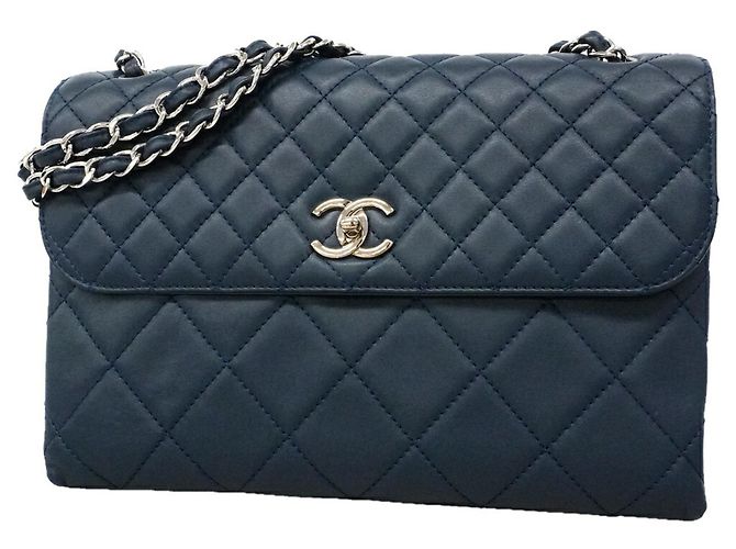 Bolsa de Ombro Chanel Matelassé Navy