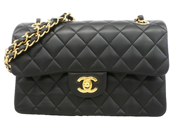 Bolsa de Ombro Chanel Matelassé