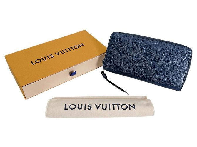 Carteira Zippy Louis Vuitton em Monogram Empreinte