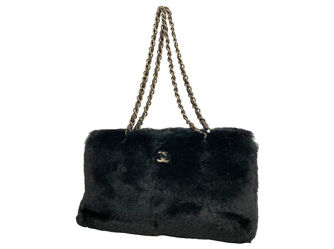 Borsa a tracolla in pelliccia nera Chanel