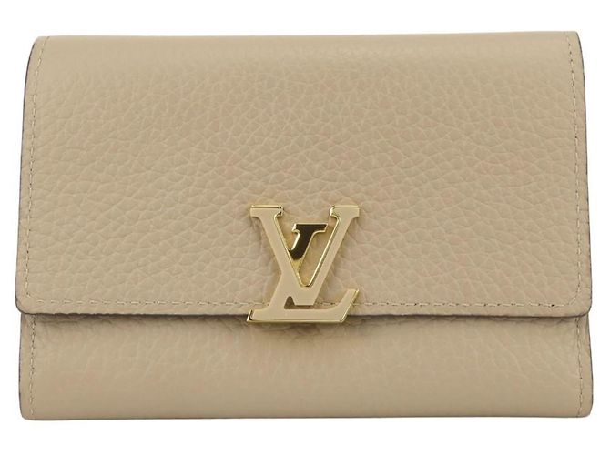 Louis Vuitton Portefeuille Capucines Compact Tri-fold Wallet