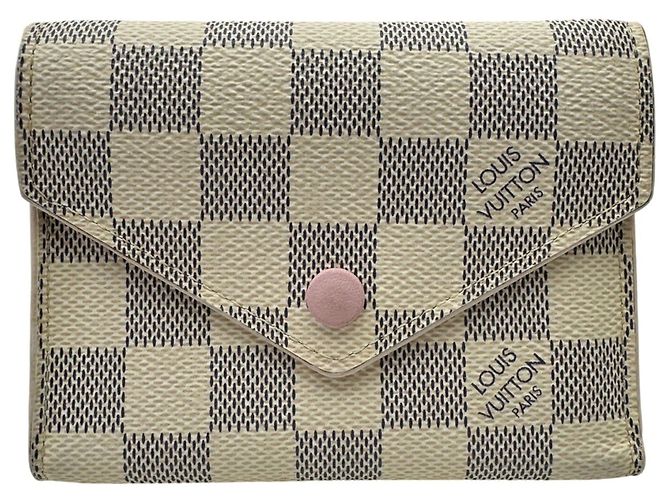 Cartera Louis Vuitton Damier Azur Tri-Fold