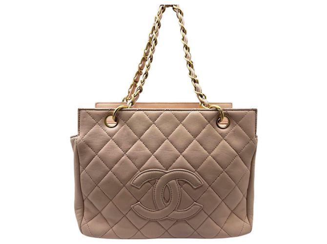 Saco Tote com Corrente Matelassé CHANEL