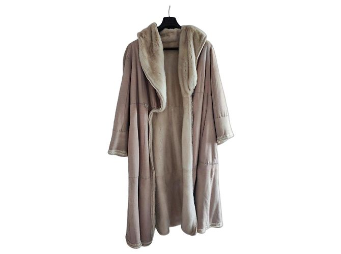 Autre Marque Cappotto lungo in montone e pelliccia beige