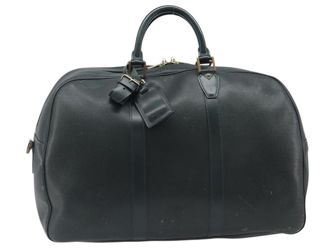 Louis Vuitton Kendall Taiga Leather PM
