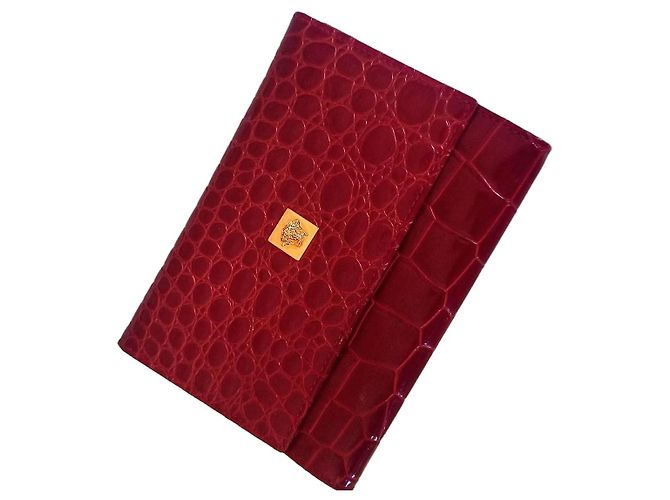 Cartera de piel grabada con efecto cocodrilo roja Gianni Versace
