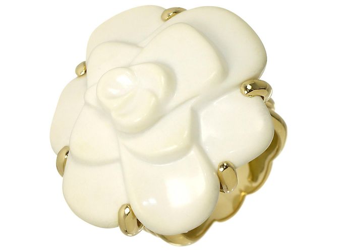 Anello Chanel Camellia 1 in Oro Giallo 18K