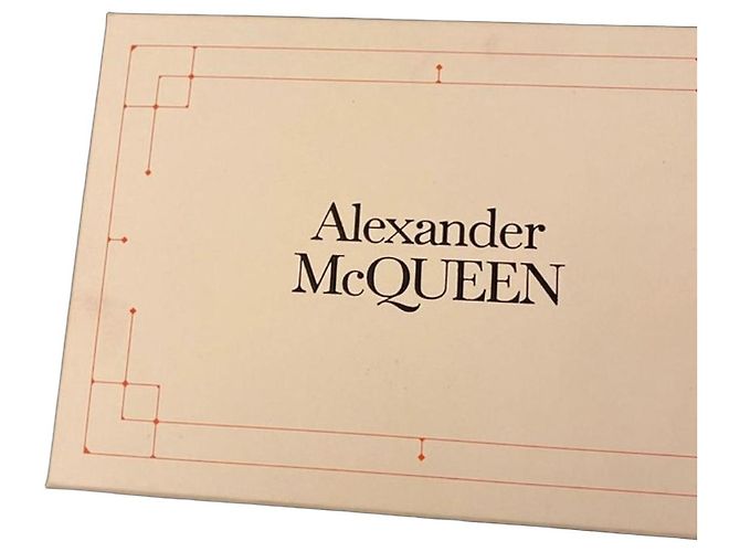 Sapatilhas Alexander McQueen em pele branca e rosa