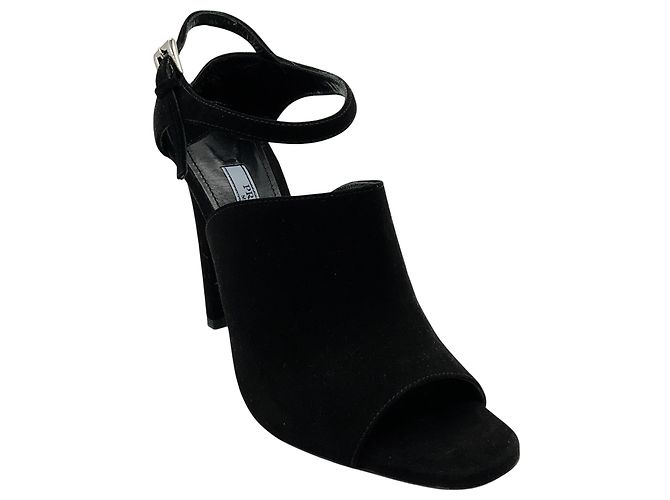 Botins de camurça preta com peep toe Prada