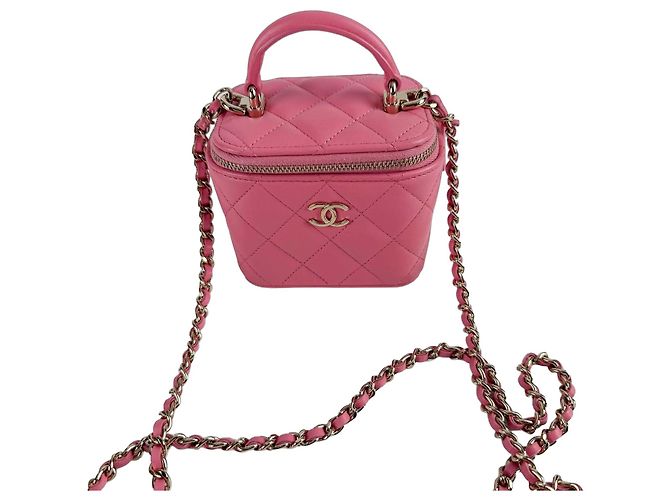 Chanel Mini Vanity Case aus gestepptem Lammleder Rosa