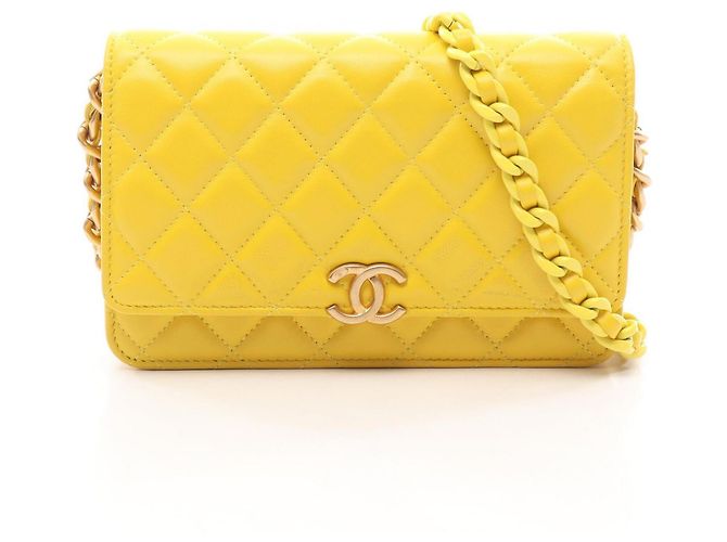 Borsa a tracolla Chanel Matelassé Gialla