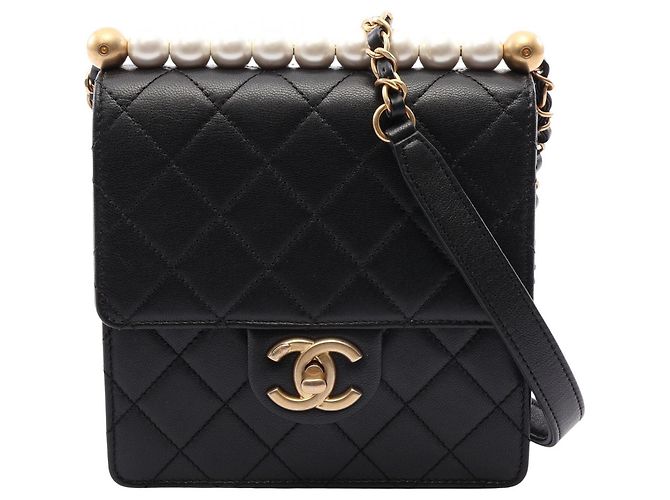 Borsa a tracolla Chanel Matelassé in pelle nera