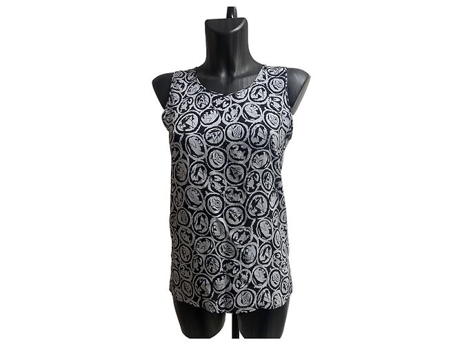 Timeless CHANEL Vintage Printed Silk Sleeveless Top – Black & Grey Monogram Camellia Pattern