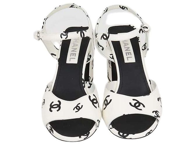 Chanel White, Black Leather CC Print Block Heel Ankle Strap Sandalen