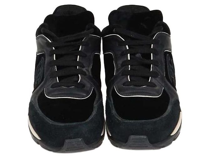Sneakers stringate Chanel in velluto nero e pelle con logo CC