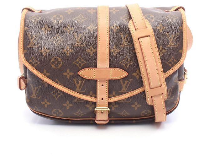Bolsa de Ombro Louis Vuitton Saumur 30