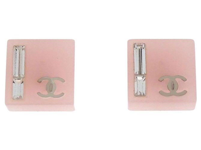 Brincos Chanel CC Square Stud Metal com cristais e pérolas artificiais