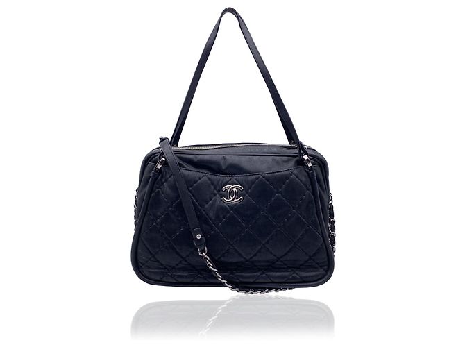 Chanel Bolsa de Ombro Relax CC Camera Bag em couro acolchoado preto iridescente 2012