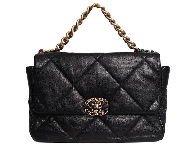 Chanel Bolsa de ombro acolchoada em pele de cordeiro preta 19 com corrente