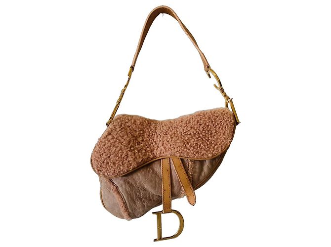 mala Dior Saddle em couro e shearling