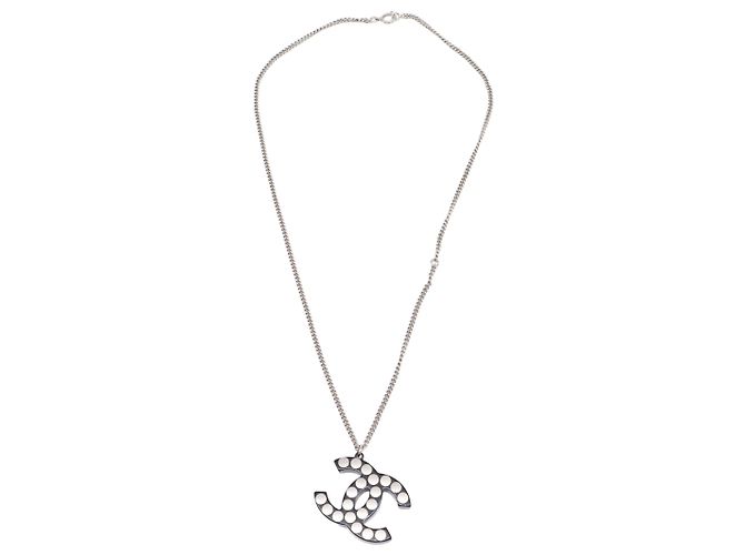 Chanel Silver CC Messing-Harz-Stud-Anhänger Halskette