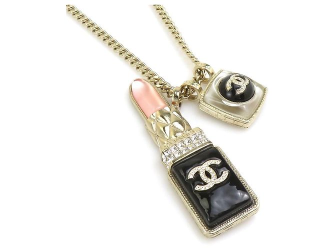 Colar design de batom Chanel Coco Mark