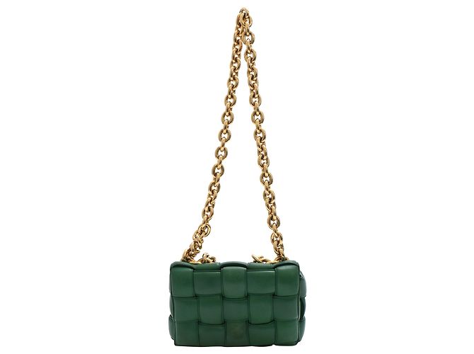 Bolsa Cassette acolchoada com corrente Bottega Veneta em couro verde