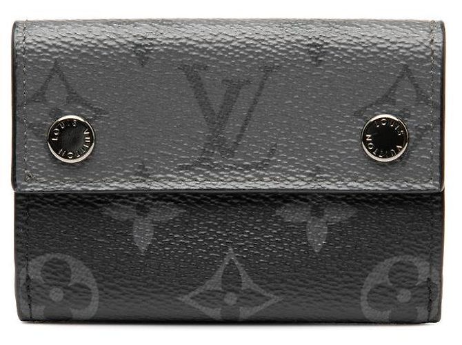Louis Vuitton Discovery Compact Trifold Wallet M67630