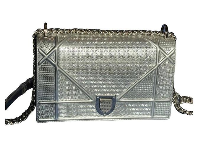 Dior Diorever Bolsa em couro prateado