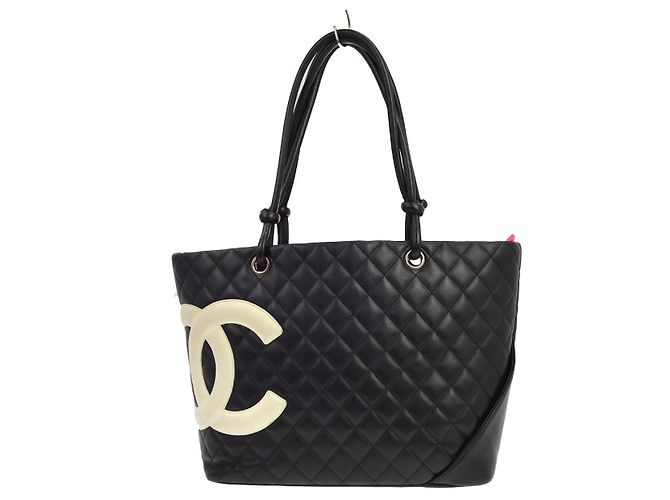 Chanel Cambon em couro acolchoado Large