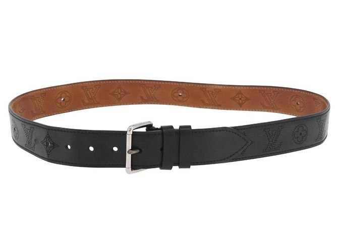 Ceinture en cuir perforé Louis Vuitton
Cuir perforé LV Monogram