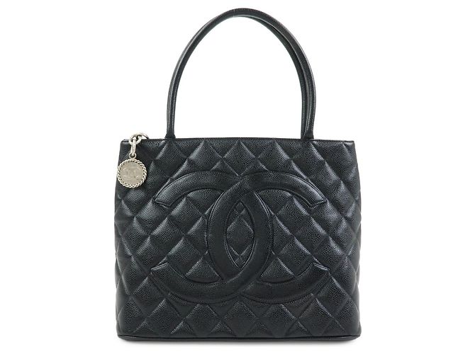 Chanel Medallion Caviar skin