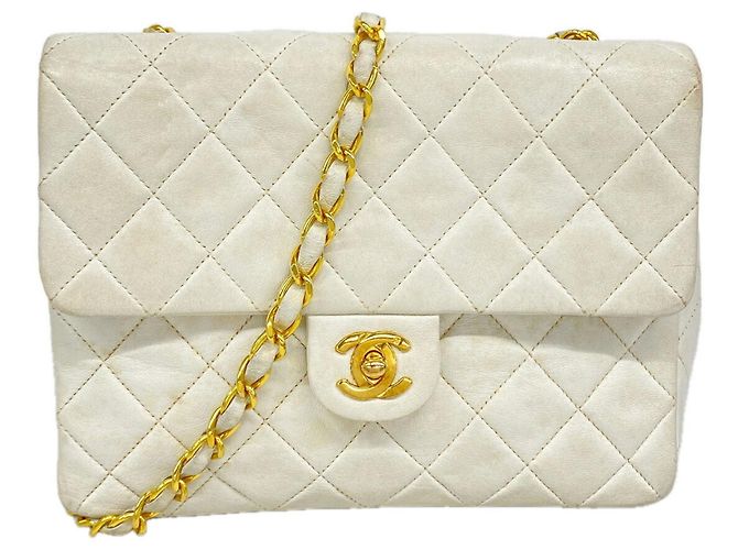 Bolsa de Ombro com Corrente Chanel Matelassé