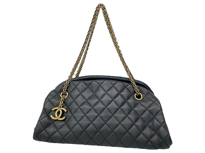 Borsa a tracolla con catena Chanel Matelassé