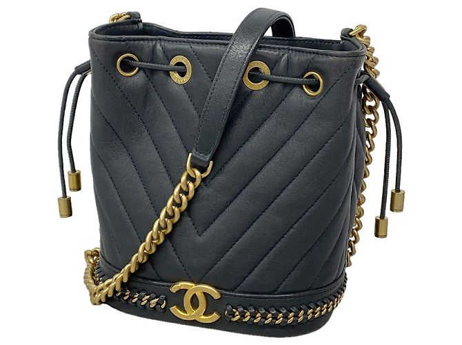 Bolsa de ombro Chanel em couro azul marinho