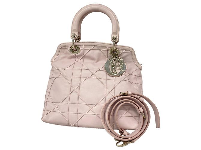 Bolsa Christian Dior em couro Cannage