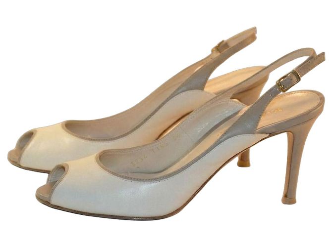 Gianvito Rossi Leder Slingback Pumps in Weiß und Grau