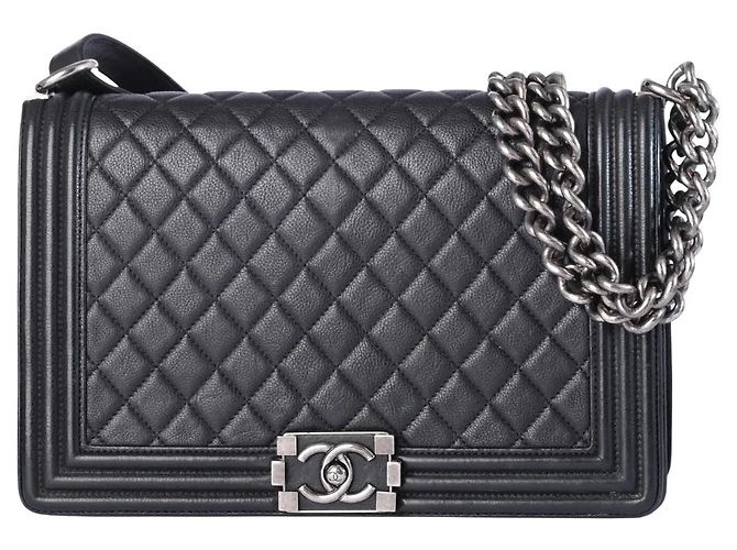 Chanel Boy Medium gesteppte Leder-Schultertasche
